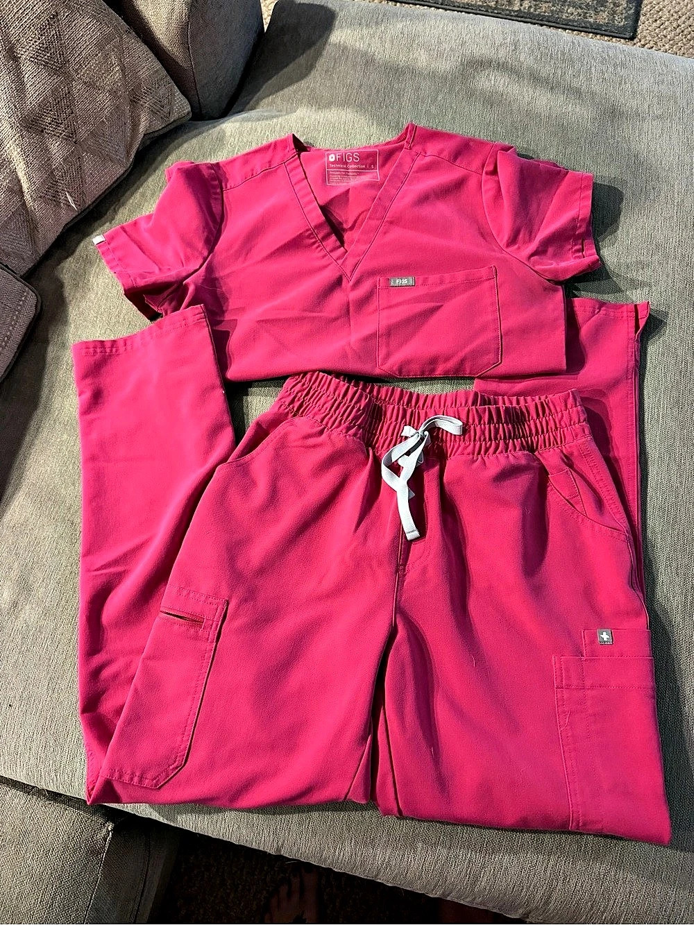 Figs scrubs lot